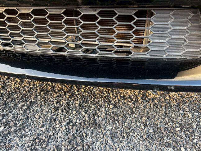 フェンダー割れあり